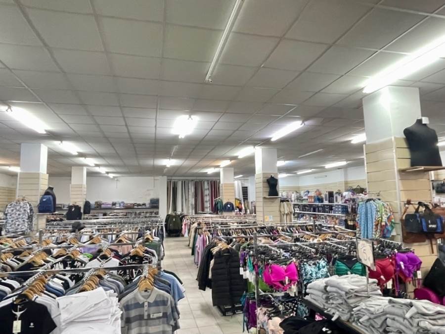 (Προς Ενοικίαση) Επαγγελματικός Χώρος Κατάστημα || Ανατολική Αττική/Άγιος Στέφανος - 650 τ.μ, 4.000€ 