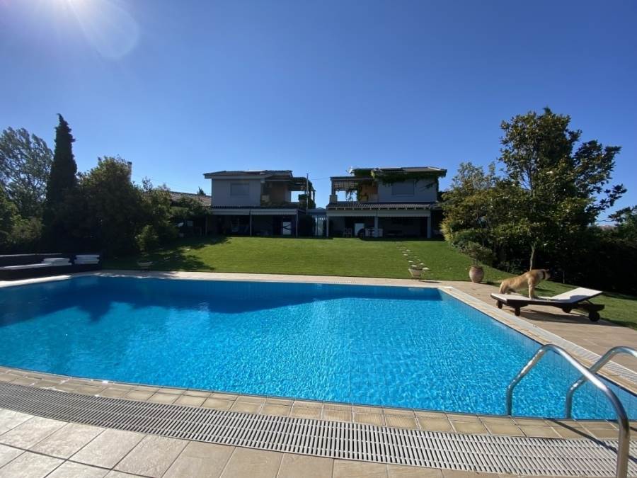 (Προς Ενοικίαση) Κατοικία Μεζονέτα || Ανατολική Αττική/Καπανδρίτι - 250 τ.μ, 3 Υ/Δ, 2.500€ 